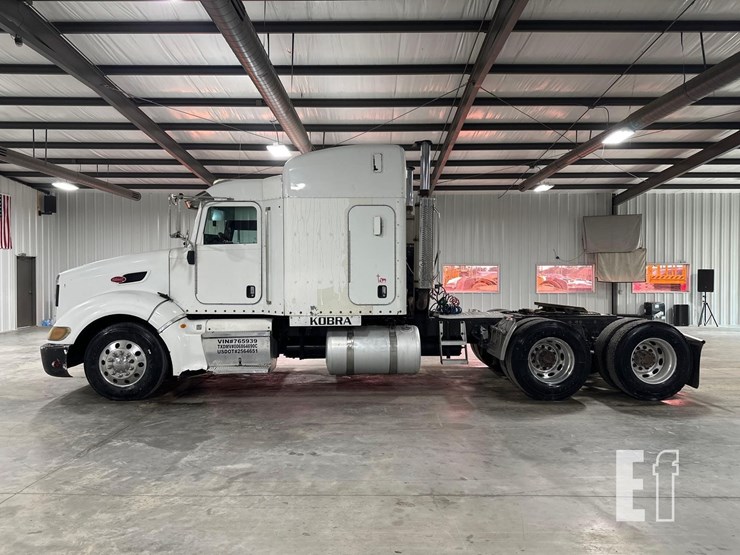 2008-peterbilt-386-image-5