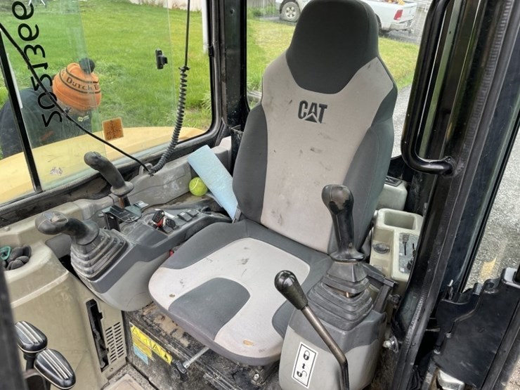 2011-caterpillar-305d-cr-image-27