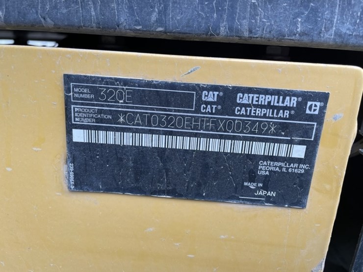 2013-caterpillar-320e-image-42