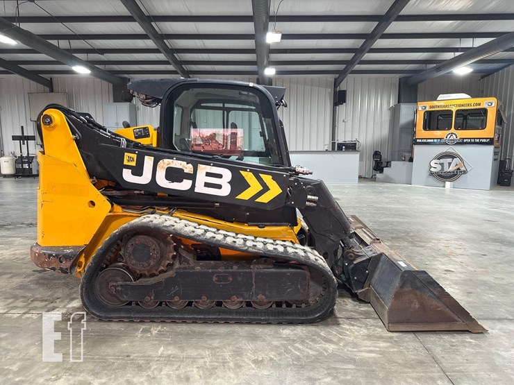 2021-jcb-3ts-8t-image-6