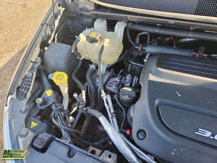 2017-chrysler-pacifica-image-29