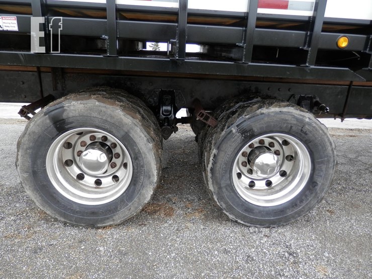 1999-peterbilt-385-image-5