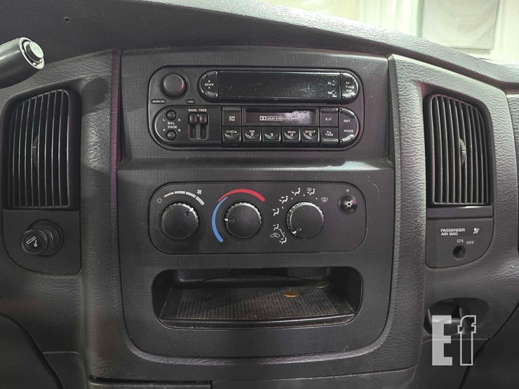 2004-dodge-ram-1500-image-14