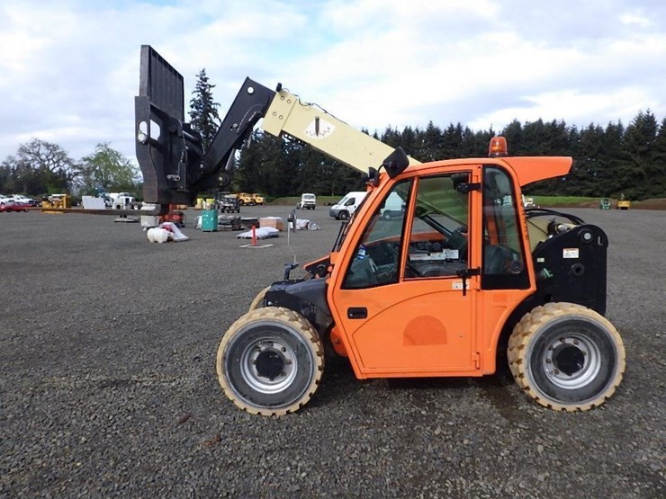 2017-jlg-g5-18a-image-8