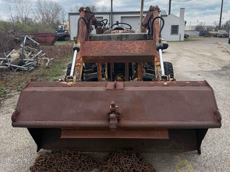 1974-ford-4000-image-33