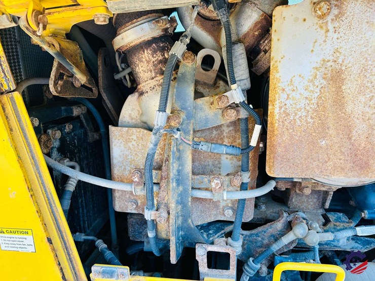 2023-komatsu-d65px-18-image-51