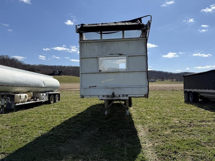 2002-great-lakes/gruetts-36’-silage-trailer-image-2