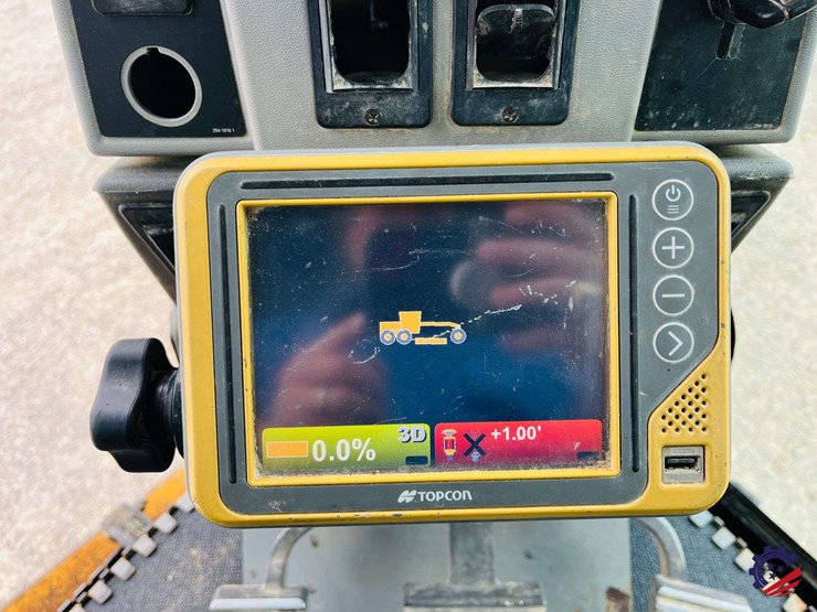 2010-caterpillar-120m-image-149