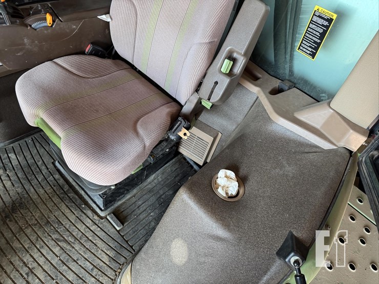 2005-john-deere-4720-image-60