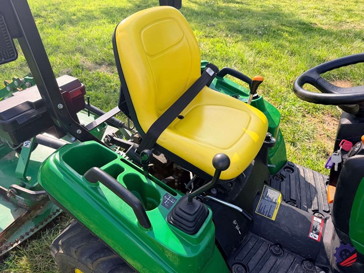 2025-john-deere-1023e-image-28