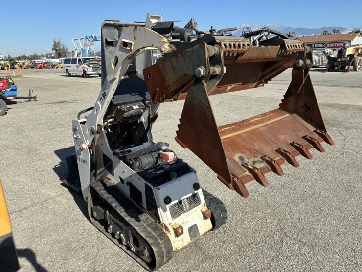 2015-bobcat-mt52-image-2