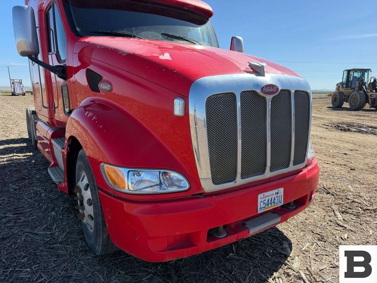 2008-peterbilt-387-image-8