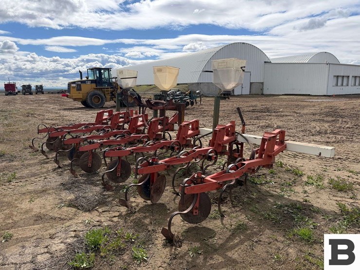 6-row-s-tine-cultivator-image-5