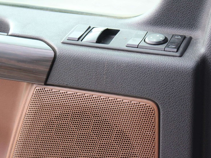 2018-freightliner-cascadia-126-image-65