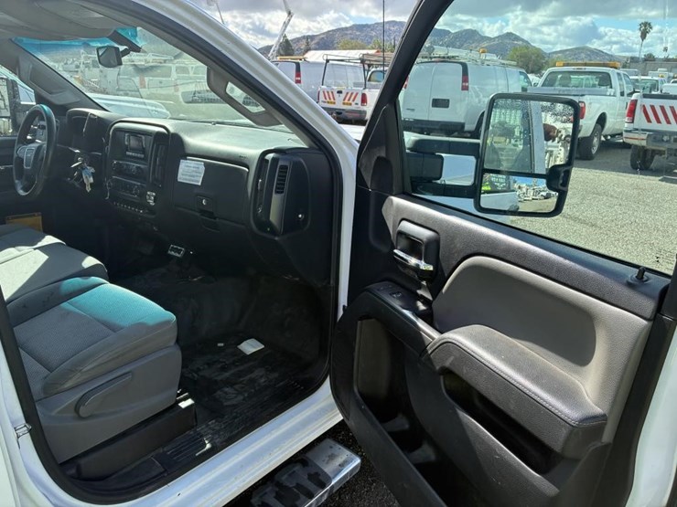 2015-gmc-sierra-3500-image-9