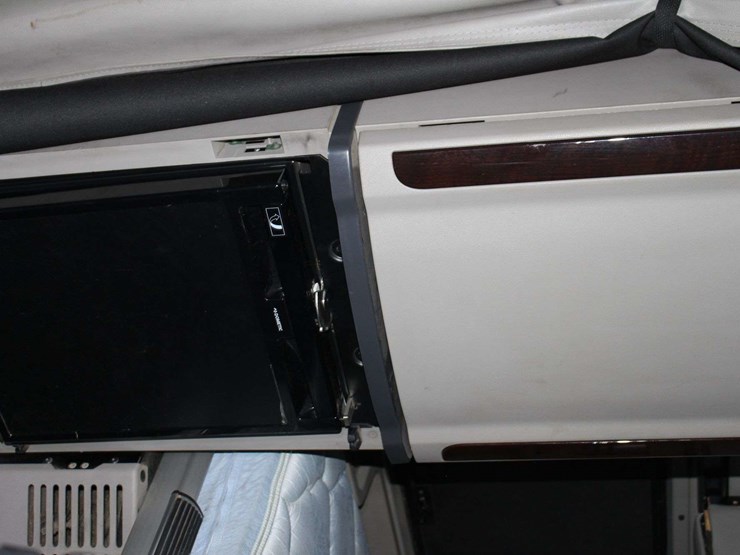 2019-peterbilt-glider-1npbggggx0d654893-mileage:-milage-unknown-image-63