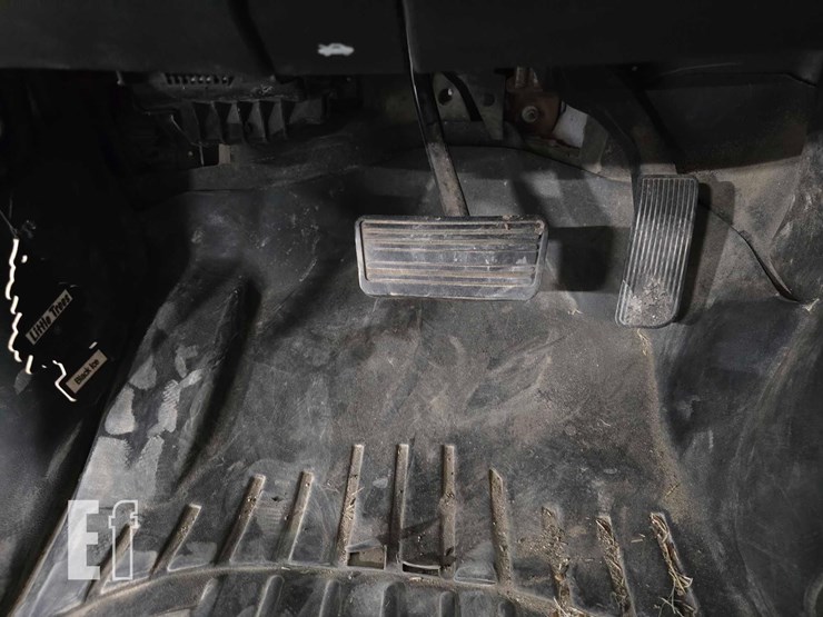 2015-chevrolet-silverado-1500-image-11