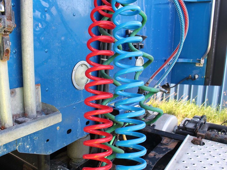 2018-freightliner-glider-3alxfbcg5jdju6490-mileage:-878554-image-8