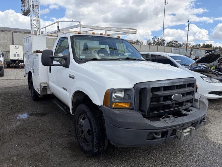 2005-ford-f350-image-2