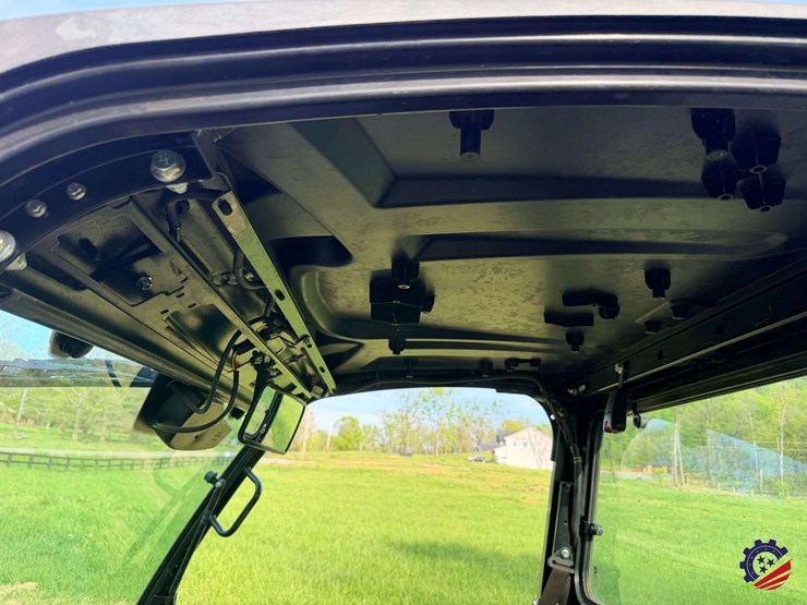 2019-john-deere-gator-xuv-835m-image-28