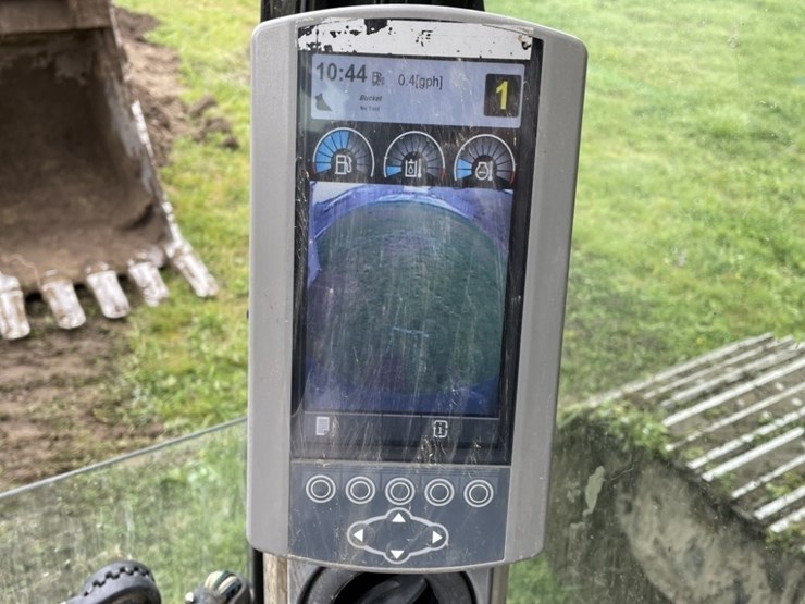 2013-caterpillar-320e-image-36