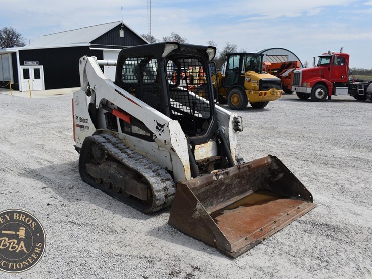 2016-bobcat-t590-image-11