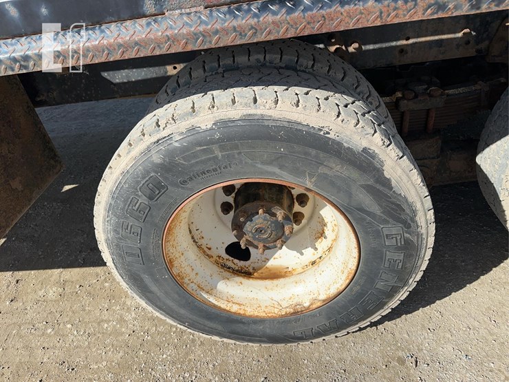 2005-sterling-lt9500-image-36