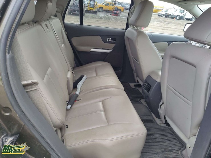 2011-ford-edge-image-16