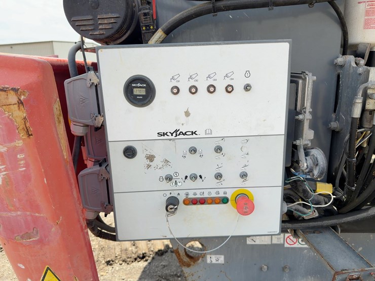 2018-skyjack-sj40t-image-16