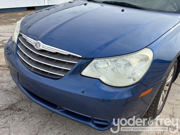2010-chrysler-sebring-image-34