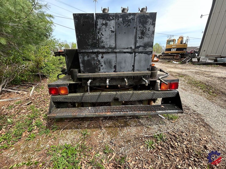 fuel-&-lube-truck-image-5