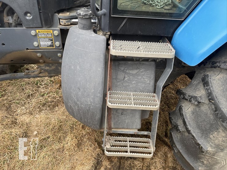 new-holland-tv140-image-23