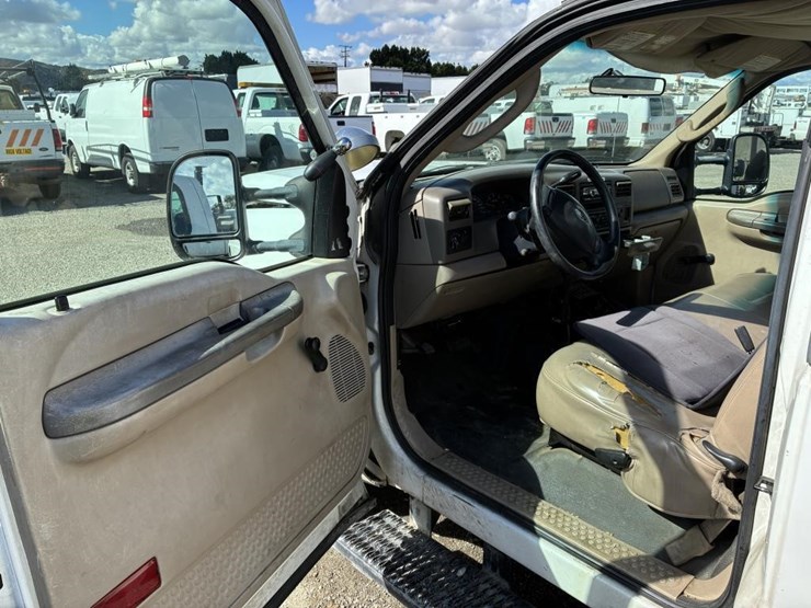 2004-ford-f350-image-11
