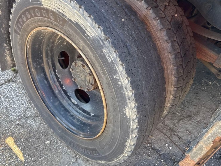 2010-ford-f550-image-3