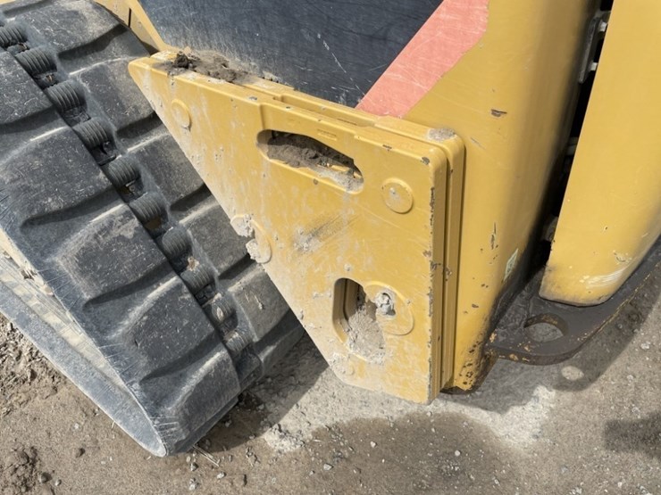 2012-caterpillar-279c2-image-18