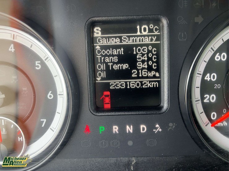 2015-dodge-3500-image-24