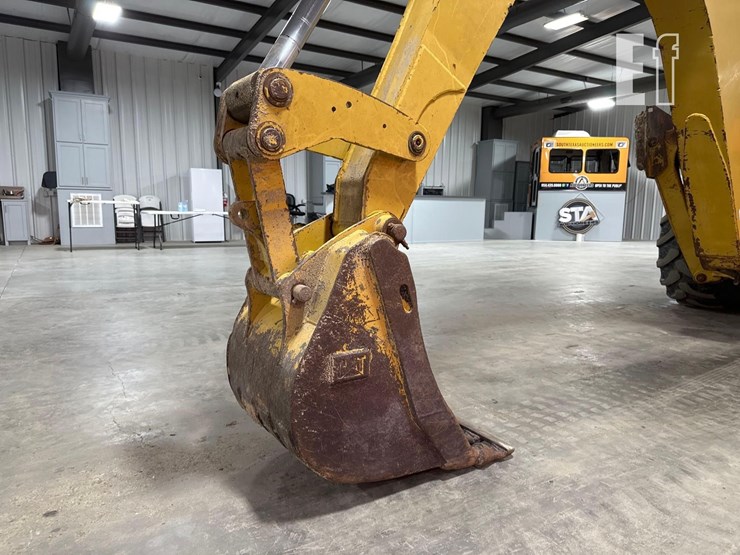 2001-caterpillar-420d-image-17