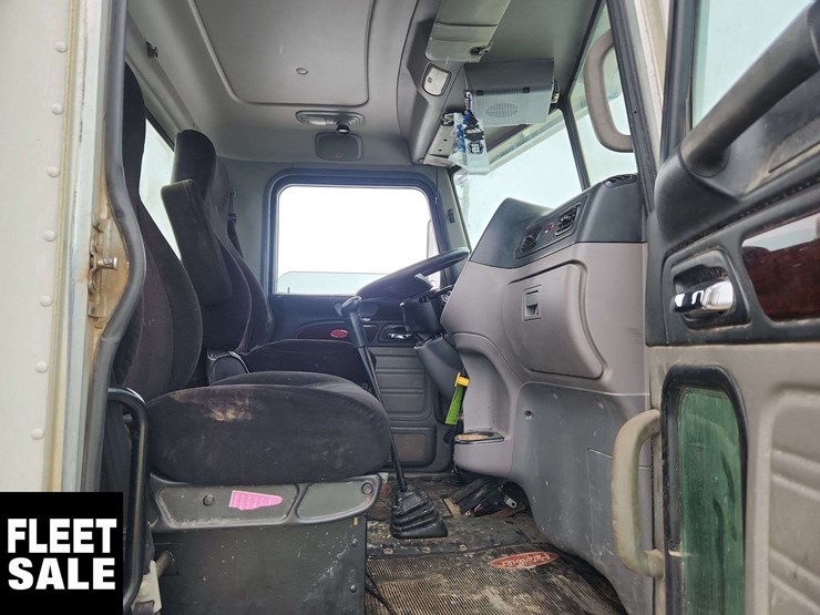 2015-peterbilt-367-image-20