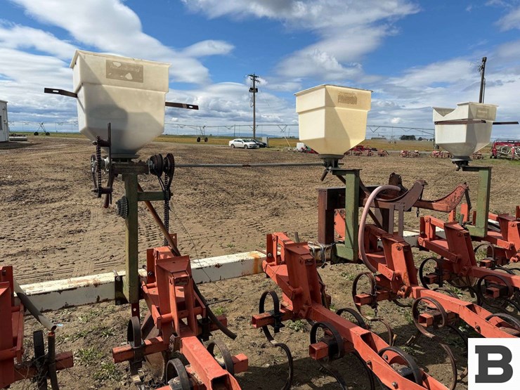 6-row-s-tine-cultivator-image-16