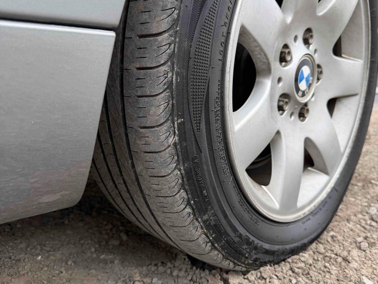 2003-bmw-325i-image-6