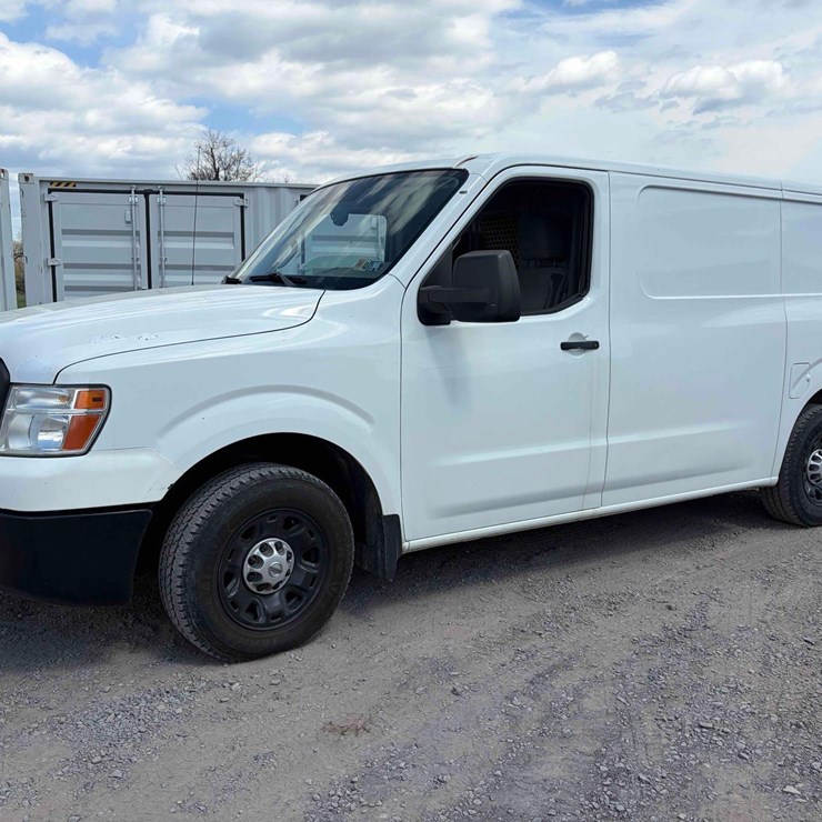 2012 NISSAN NV2500