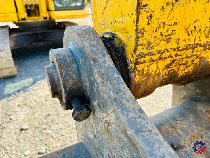 2015-komatsu-pc210-lc-image-58