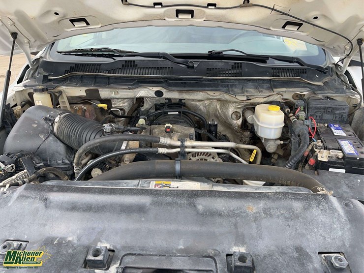 2015-dodge-3500-image-22