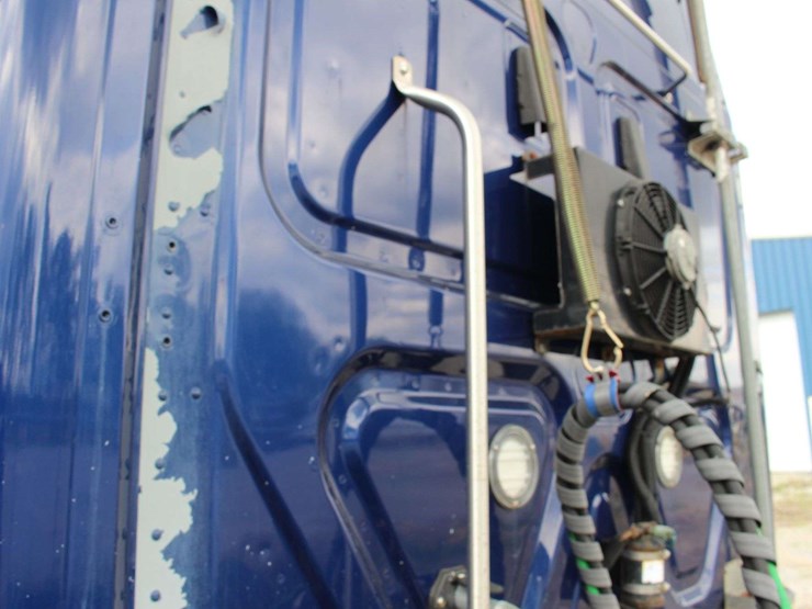 2019-freightliner-cascadia-pt126sl-3akjhhdr0kskl2228-mileage:-688348-image-19