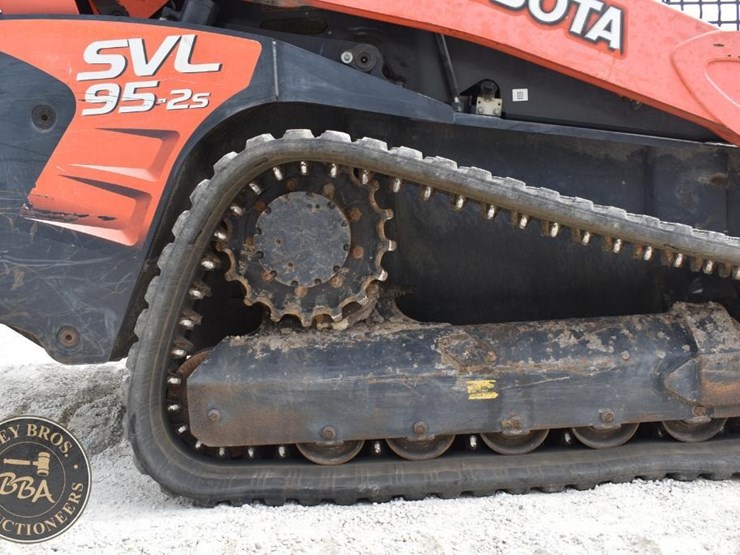 2019-kubota-svl95-2s-image-34