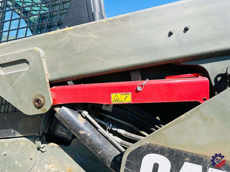 2018-caterpillar-299d2-image-39