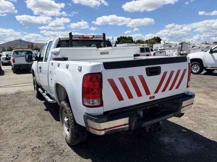 2012-gmc-sierra-2500-image-4