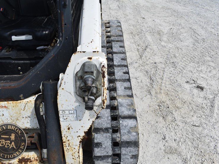 2016-bobcat-t590-image-16