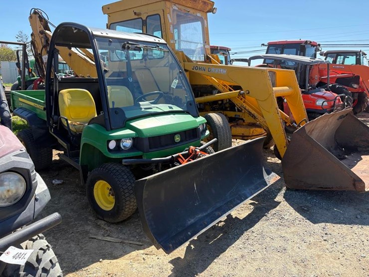 john-deere-gator-image-1
