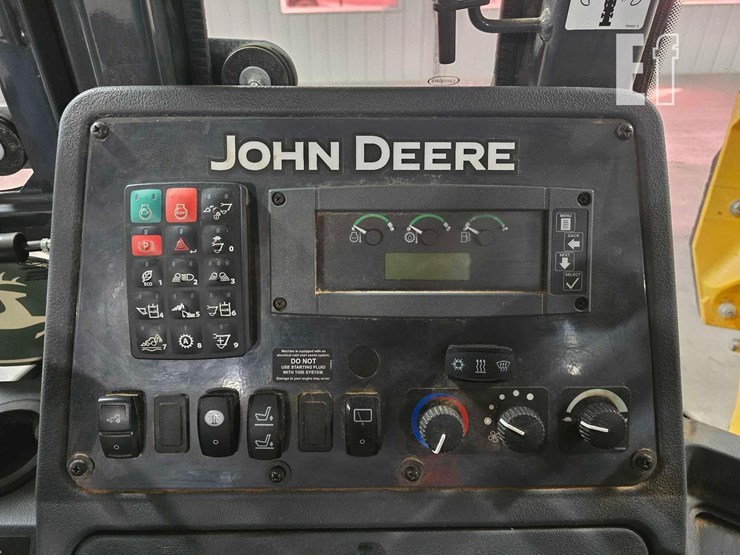 2023-deere-320-p-tier-image-18